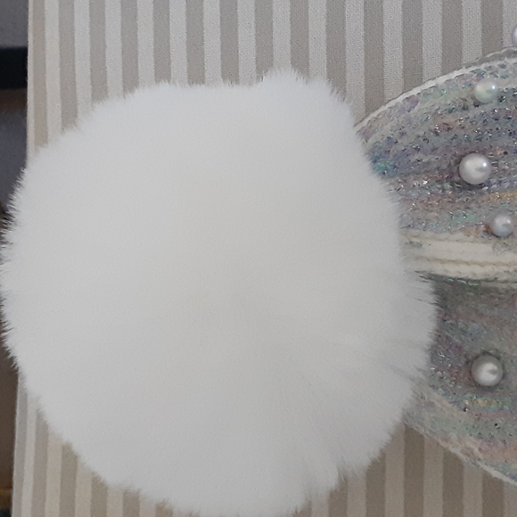 Girls winter hat - Picture 3 of 6